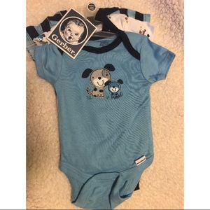 NWT Gerber baby boy 3 pack Onesis